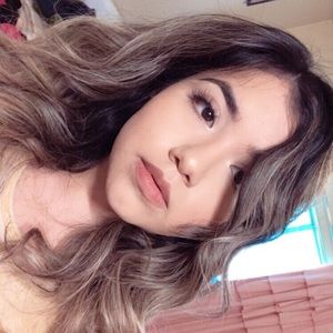 Meet your Posher, Alejandra